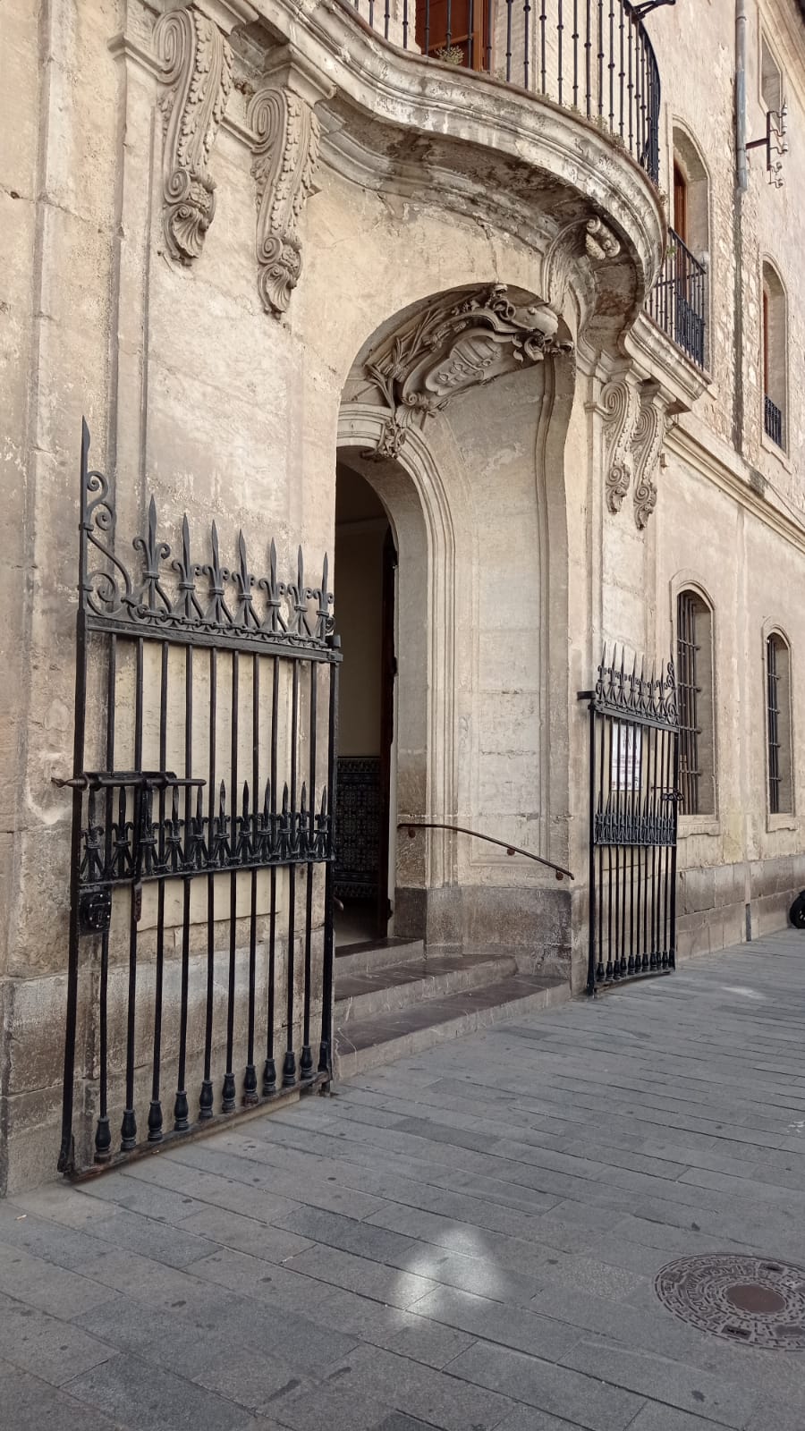 PUERTA PRINCIPAL